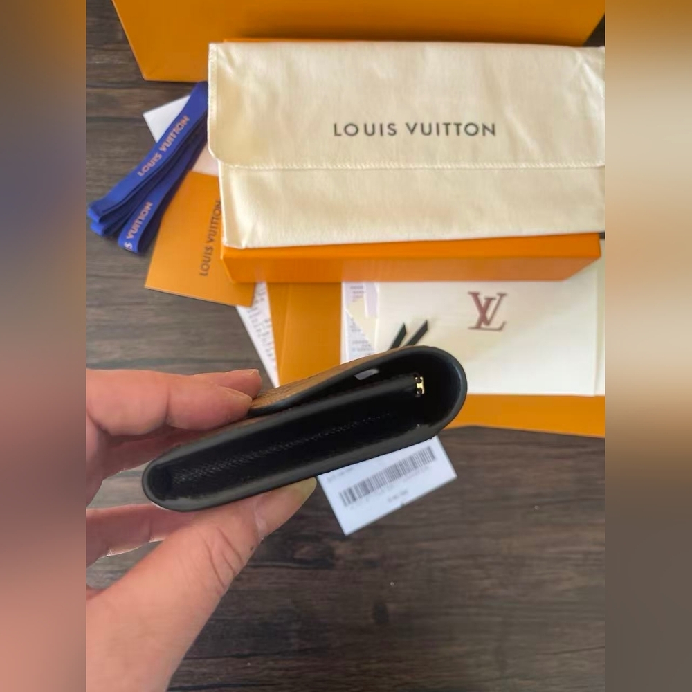 Louis Vuitton Emilie Wallet - Picture 5 of 11